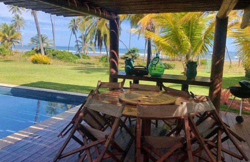 Farol House | House in front of the sea in Praia do Forte