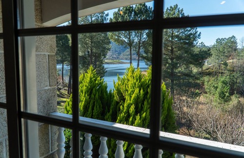 Cabril Villa | House in gerês in front of the dam - petfriendly