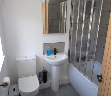 Porthyrhyd House | House in Pontyberem, Carmarthenshire - Long stays welcome!