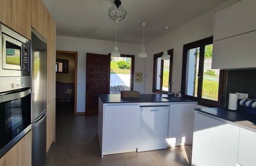 Portonovo Ski Chalet | House in Sanxenxo on Canelas beach.¡Excellent location!
