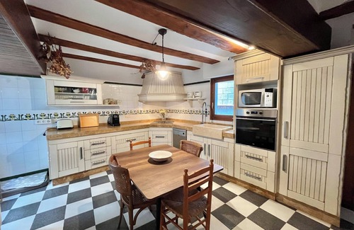 Biar House | House in the center of town with all amenities.