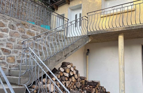 Castanet-le-Haut House | House in the mountains close to hiking trails.