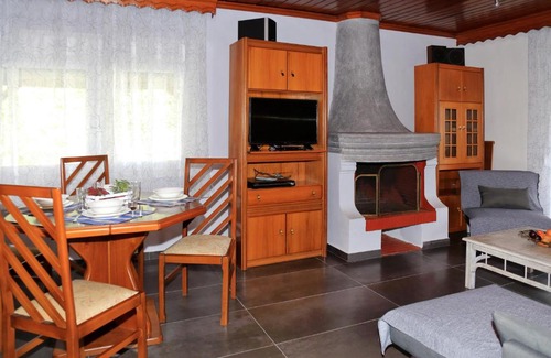 Neos Marmaras House | House Loana