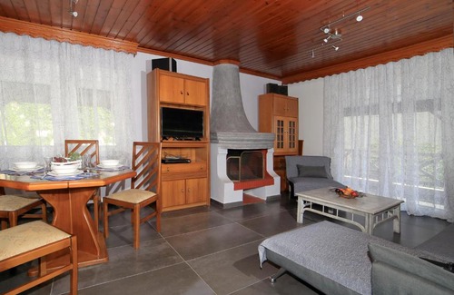 Neos Marmaras House | House Loana