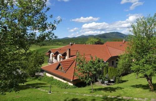 Prem House | House Na Meji With Sauna - Happy Rentals