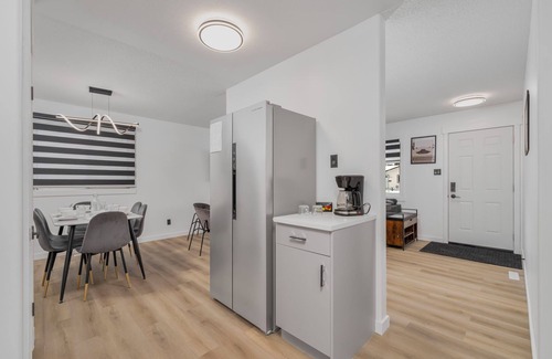 Jasper Place House | House near West Edmonton Mall and Misericordia Hospital