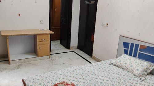 Udyog Vihar House | House no 2595