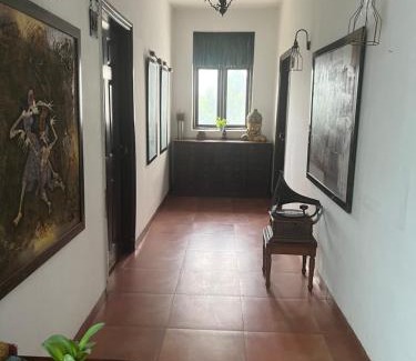 Greater Noida Bed & Breakfast | House of Kapaali