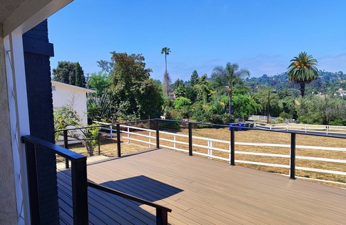 El Cajon House | House on big lot with deck, front yard, medium term