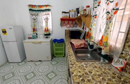 Port Morant House | House - Sleeps 6 - Patio - Parking