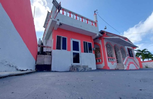 Port Morant House | House - Sleeps 6 - Patio - Parking