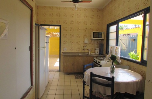 Balneario Gaivotas House | House w/Pool - Large and airy on Seagull Beach - 300 meters from the beach.