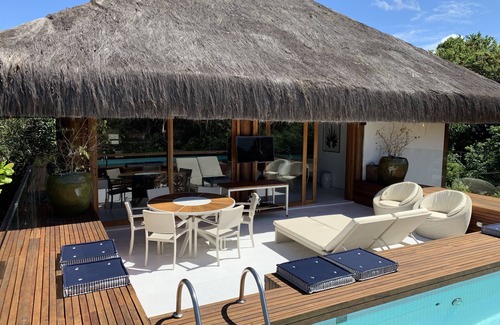 Praia do Forte House | House with 3 suites, beds for up to 8 people finely decorated and fully equipped.