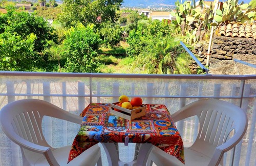 Stazzo House | House with a view of Etna 200 meters from the sea