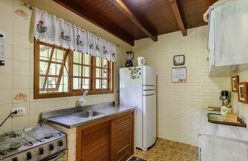 Gramado Cabin | House With Barbecue in Gramado Rje0980