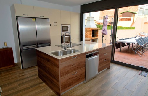 Calella House | House with central pool, barbecue, wifi, a.a. and 300m from the beach.