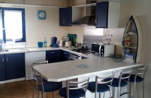 Port-des-Barques House | House with garden, 500 m from the sea, 7 people, all comfort