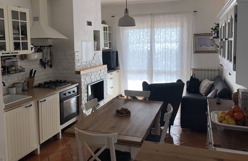 Lake Bracciano Villa | House with large terrace, garden and wonderful view on the lake