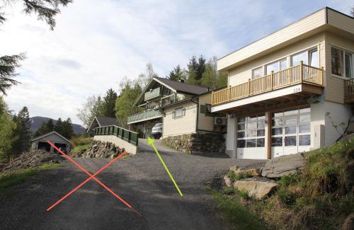 Eide House | House with lake view near Atlantic road