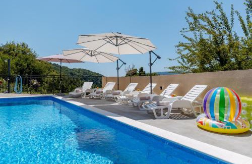 Ratisevina House | House with Pool - Ratisevina