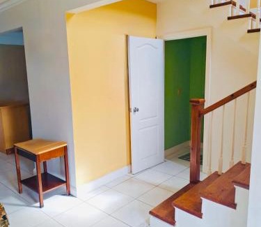 Mango Walk Apartment | House with pool, shops, 3mins from Montego Bay Airport and near Beach Strip