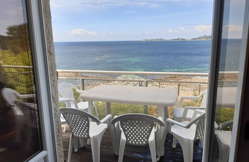 Tredrez-Locquemeau House | House with sea view for 6 , with fireplace at 340 steps from the sand.