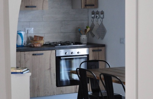 Sant'Ambrogio House | House with sea view and private parking