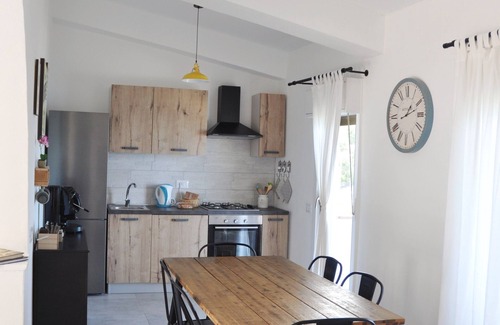 Sant'Ambrogio House | House with sea view and private parking