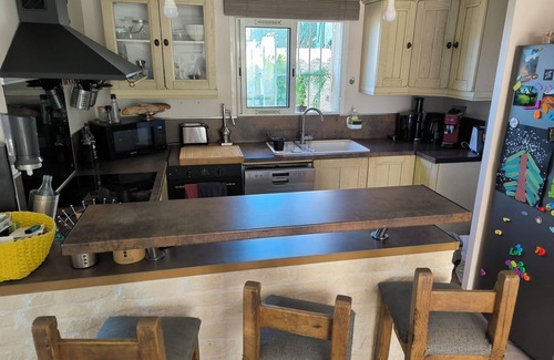 11th Arrondissement House | House with swimming pool, direct access to Marseille hills and valleys.