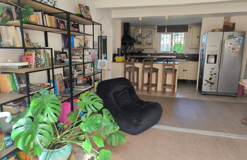 11th Arrondissement House | House with swimming pool, direct access to Marseille hills and valleys.