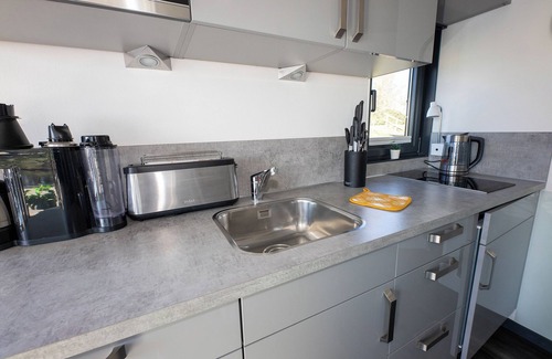 Bad Bederkesa House | Houseboat 4 Seeloft. With lake view and comfortable.