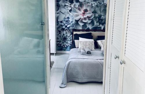 Grachtengordel-West Bed & Breakfast | Houseboat Bonnie
