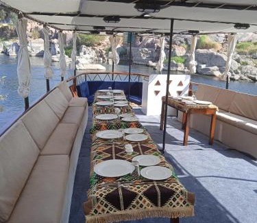 Aswan Boat Rental | Houseboat Hotel and Nile Cruises Zainoba