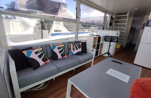 Erskine Boat Rental | Houseboat. n ACCOMMODATION ONLY. nLocation - MQR and Boundry Island Brewery.