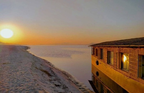 Sualkuchi Boat Rental | Houseboat Stay on the mighty Brahmaputra