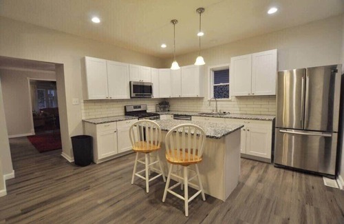 West Columbus House | Housepitality - Franklinton Manor - Spacious