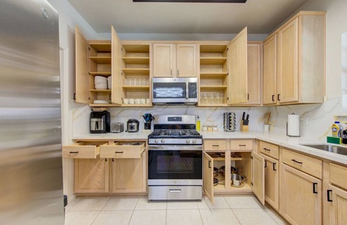 Katy House | Houston Huge Pool, miniGolf, Katy Asian Town, King