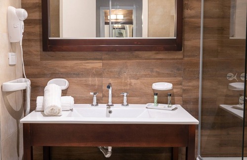 Lisandro Olmos Hotel | Howard Johnson by Wyndham La Plata