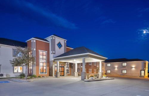 Oacoma Hotel | Howard Johnson by Wyndham Oacoma Hotel & Suites