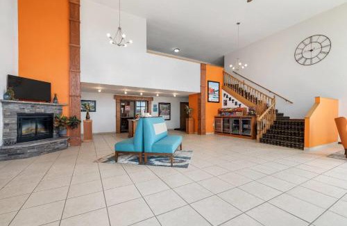 Oacoma Hotel | Howard Johnson by Wyndham Oacoma Hotel & Suites