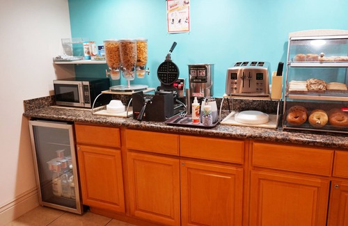 Salinas Hotel | Howard Johnson by Wyndham Salinas