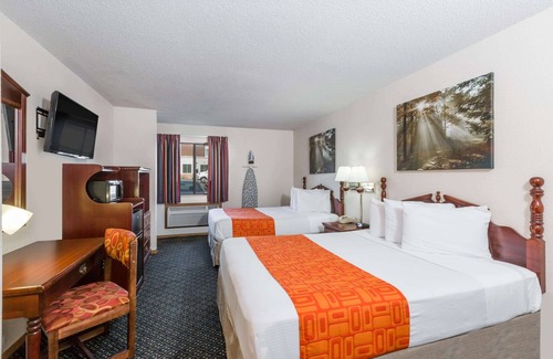 Wichita Hotel | Howard Johnson by Wyndham Wichita Airport