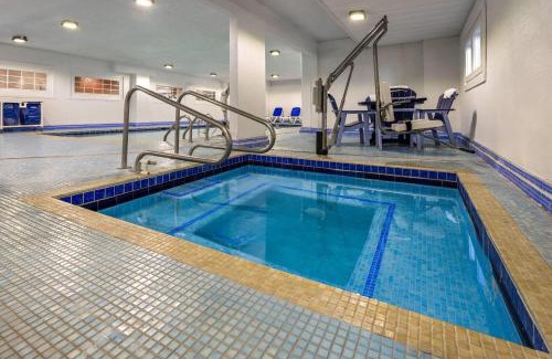 Ocean City Hotel | Howard Johnson Plaza by Wyndham Ocean City Oceanfront