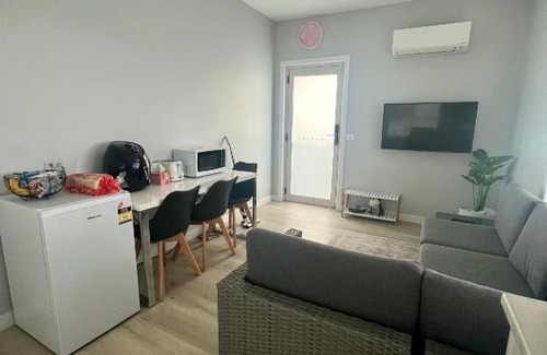 Howrah Apartment | Howrah Getaway (Entire Place, Private Entrance, Breakfast included)
