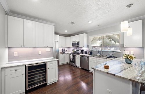 Willow Meadows/Willowbend Area House | Htown Home Near NRG, Med Center | BBQ Yard Games