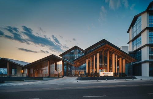 Wushan Hotel | HUALUXE Hotels and Resorts Chongqing Wushan by IHG