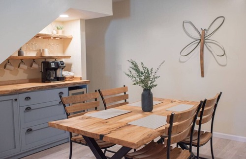 Cameron Condo | Hubbs Cellar at JS Hubbs Guest House