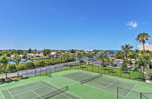 Hudson Apartment | Hudson Resort Condo with Gulf Views and Beach!
