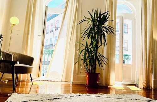Merces Apartment | Huge 250sm 7 Bedroom Apartments! Prince Real!