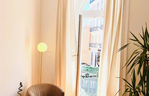 Merces Apartment | Huge 250sm 7 Bedroom Apartments! Prince Real!